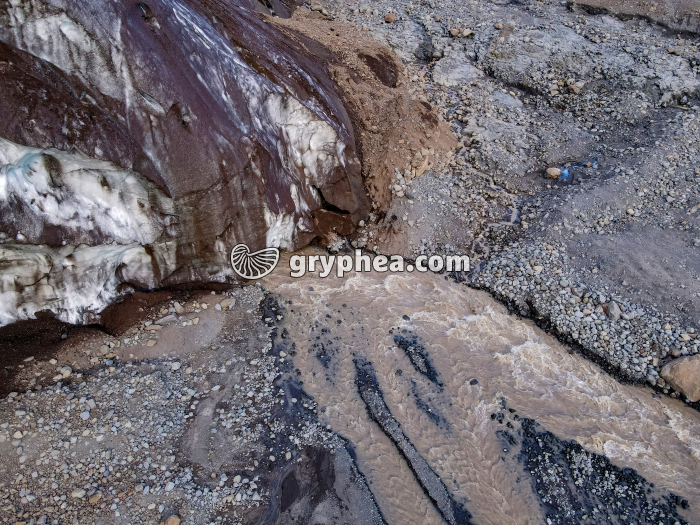 Langue glaciaire terminale et torrent (Islande) - gryphea.com